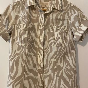 Beautiful Michael Kors short sleeve blouse.